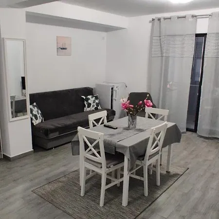 Apartament Maria 公寓 艾福雷诺德